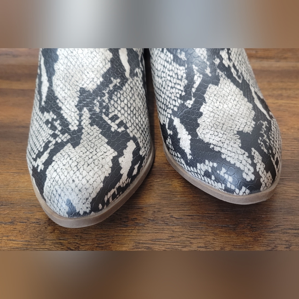 SO Snake Ankle Boots - Picture 4 of 10